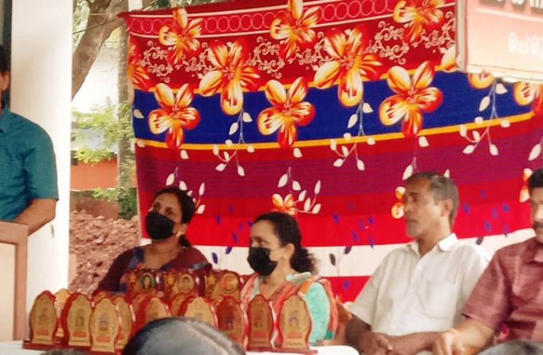 പെരുവങ്ങൂര്‍ നിവാസികളായ വിദ്യാര്‍ത്ഥികളെ അനുമോദിച്ചു.