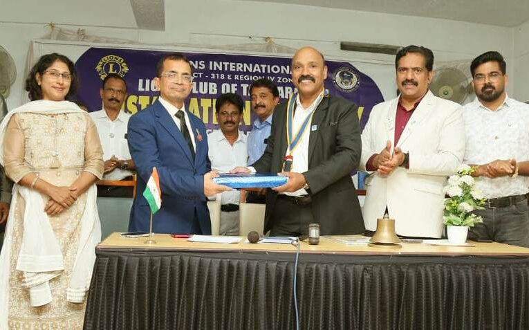 തളിപ്പറമ്പ് ലയണ്‍സ് ക്ലബ്ബ് ഭാരവാഹികള്‍ സ്ഥാനമേറ്റു-രമേശന്‍ കോരഞ്ചിറത്ത് പ്രസിഡന്റ്, നോബിള്‍ എം.ജോര്‍ജ് സെക്രട്ടെറി.