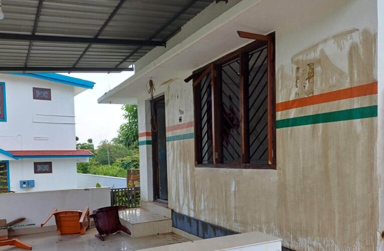 സി.പി.എം പ്രവര്‍ത്തകരെന്ന് സംശയിക്കപ്പെടുന്നവരുടെ പേരില്‍ പോലീസ് കേസെടുത്തു.