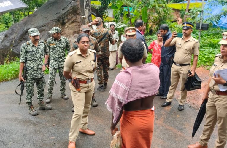 ആദിവാസി കോളനികളില്‍ റൂറല്‍ പോലീസ്‌മേധാവി എം.ഹേമലത സന്ദര്‍ശനം നടത്തി-തയ്യല്‍ മെഷീനുകള്‍ വിതരണം ചെയ്തു.