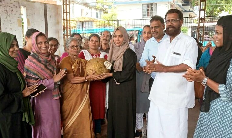 നഗരസഭ കുടുംബശ്രീ സി ഡി എസിന്റെ ആഭിമുഖ്യത്തില്‍ ചക്ക മഹോത്സവം നടത്തി