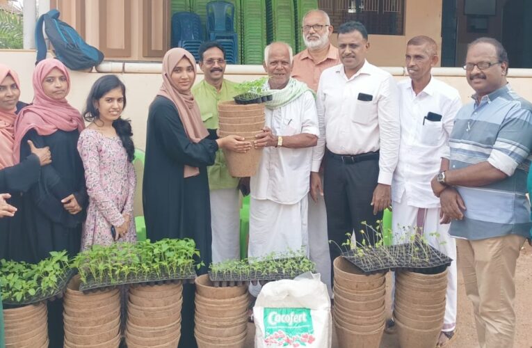 തളിപ്പറമ്പ് നഗരസഭയില്‍ കൊക്കോപോട്ട്-വളം-പച്ചക്കറിതൈകളുടെ വിതരണം ആരംഭിച്ചു.