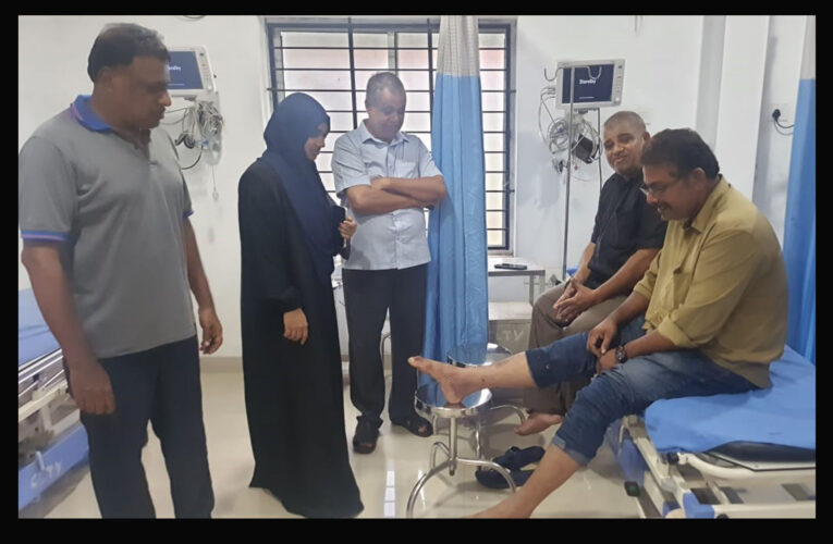 ജാഫറിനേയും മുനീറിനേയും വിനോദിനേയും തളിപ്പറമ്പ് ബസ്റ്റാന്റില്‍ തെരുവ്‌നായ ആക്രമിച്ചു.