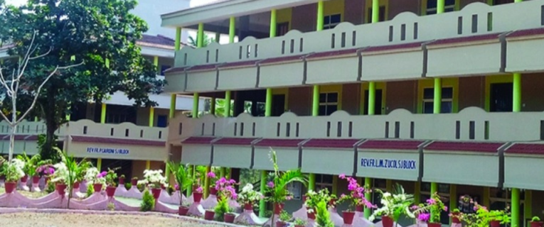 ആറ് സ്മാര്‍ട്ട്‌ഫോണുകള്‍ മോഷണം പോയതായി പരാതി.