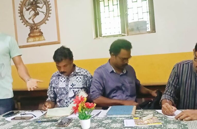 കലോത്സവങ്ങളില്‍ മേക്കപ്പ് കലാകാരന്മാര്‍ക്ക് അംഗീകൃത തിരിച്ചറിയല്‍ കാര്‍ഡ് നിര്‍ബന്ധമാക്കണം: ചമയം