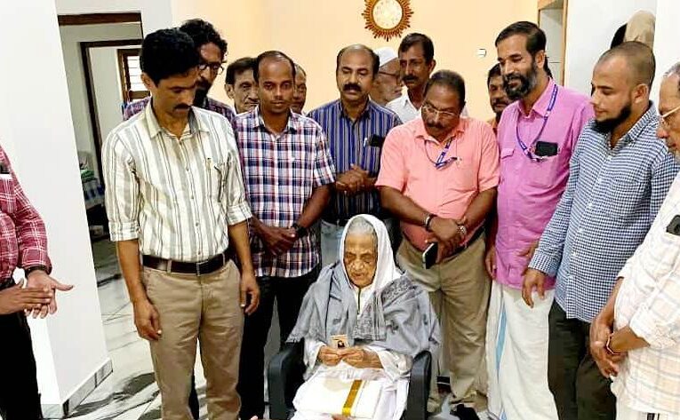 വയോജനങ്ങൾ നാടിൻ്റെ സമ്പത്ത്: എ.ഡി.എം-കെ.കെ. ദിവാകരൻ