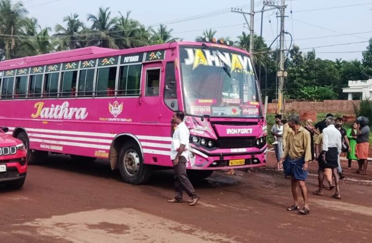 ബസിന് തീപിടിച്ചു, ഓട്ടോഡ്രൈവര്‍മാര്‍ രക്ഷകരായി.