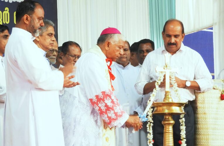 പരീക്ഷണങ്ങളിലും ബുദ്ധിമുട്ടിലും കഴിയുന്നവരെ കൈപിടിച്ചുയര്‍ത്തണം: ബിഷപ്. ഡോ.വടക്കുംതല