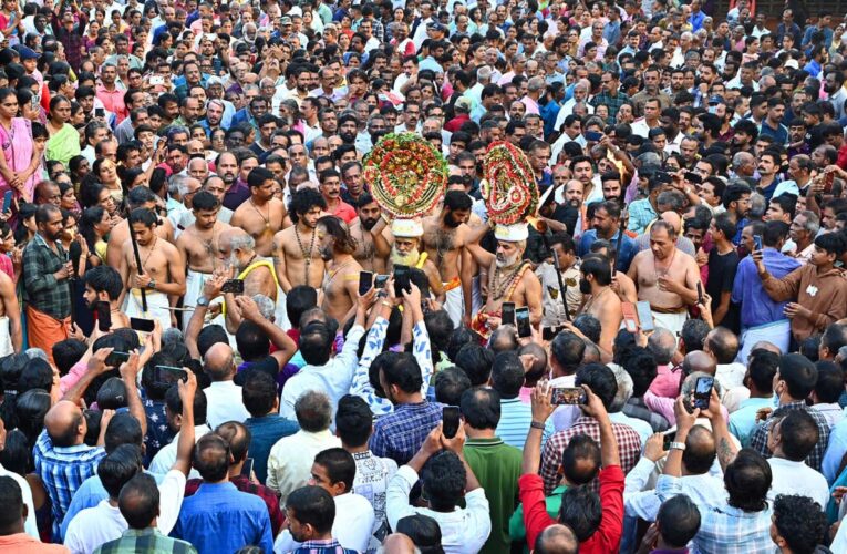 രാമകൃഷ്ണന്‍മാര്‍ കൂടിപ്പിരിഞ്ഞു-തൃച്ചംബരം ഉല്‍സവം സമാപിച്ചു.