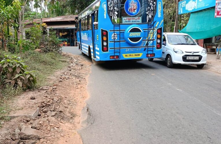 റോഡ് വെട്ടിപ്പൊളിച്ചിട്ട് ഒന്നരമാസം കഴിഞ്ഞിട്ടും തിരിഞ്ഞുനോക്കാതെ പൊതുമരാമത്ത് വകുപ്പ്.