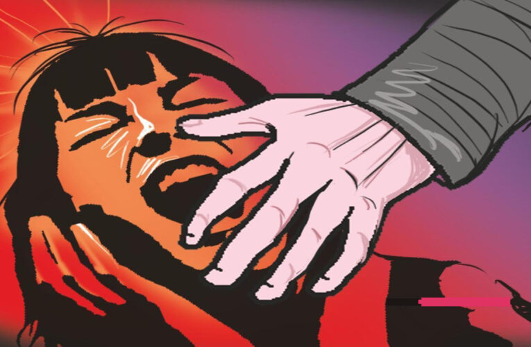 ഫ്‌ളാറ്റ് അസോസിയേഷന്‍ യോഗത്തില്‍ പരാതി പറഞ്ഞതിന് ദമ്പതികളെ മര്‍ദ്ദിച്ചു.