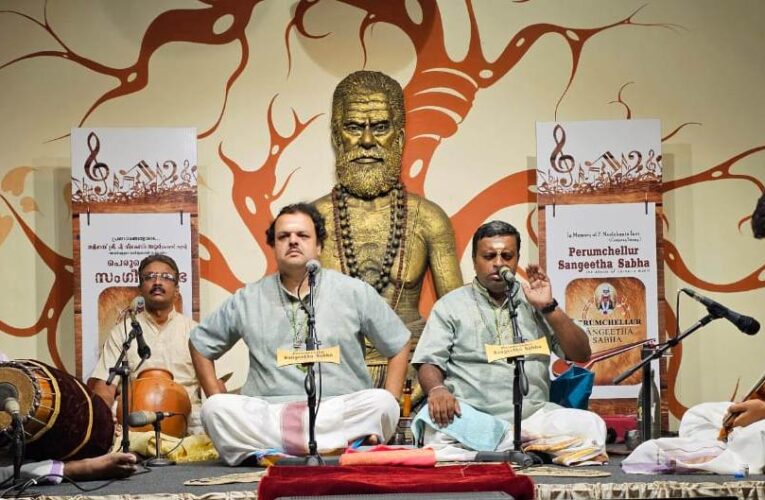 പെരുഞ്ചെല്ലൂരില്‍ അമൃതവര്‍ഷമായി പെയ്ത് ബംഗളൂരു സഹോദരന്മാര്‍