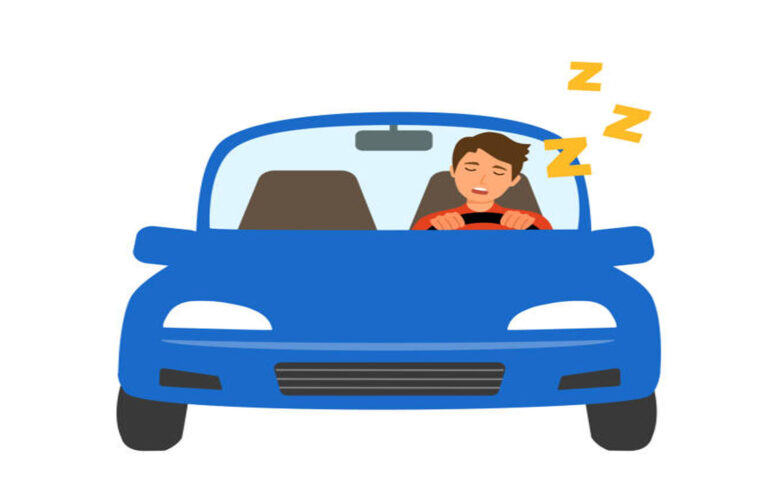 ഡ്രൈവിംഗിനിടെ ഉറക്കത്തോട് വാശി കാണിക്കേണ്ട