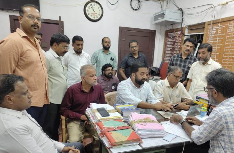 ഉല്‍സവ സീസണുകളിലെ അനിധികൃത കച്ചവടത്തിനെതിരെ വ്യാപാരികള്‍.