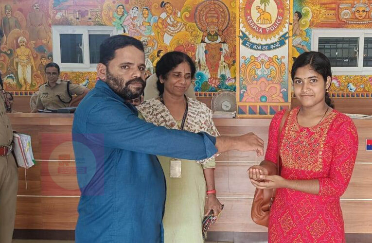 വീണുകിട്ടിയ സ്വര്‍ണ്ണമാല തിരികെ നല്‍കി. മെഡിക്കല്‍ കോളേജ് ജീവനക്കാരന്‍ മാതൃകയായി.