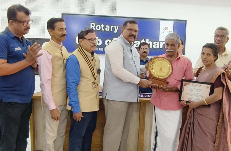 വൊക്കേഷണല്‍ എക്സലന്‍സ് അവാര്‍ഡ് പോസ്റ്റ്മാന്‍ കെ.വി.രാമചന്ദ്രന്.