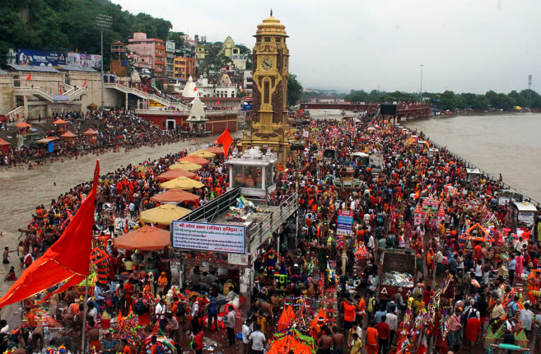 കന്‍വര്‍ യാത്രാ റൂട്ടില്‍ അഹിന്ദുക്കളുടെ കടകള്‍ വേണ്ട, ഹിന്ദു ജീവനക്കാരന്റെ തുണിയഴിച്ച് പരിശോധന.