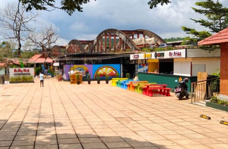 നഗരസഭ സ്റ്റോപ്പ്‌മെമ്മോ നല്‍കിയ കെട്ടിടത്തിന്റെ ഉദ്ഘാടനത്തിന് ചെയര്‍പേഴ്‌സന്‍ അധ്യക്ഷത വഹിക്കുന്നത് വിവാദമാകുന്നു.