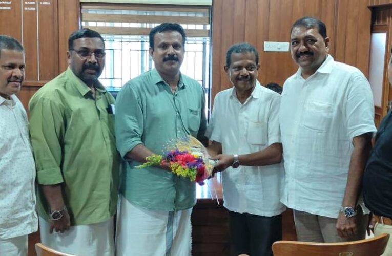 ബേക്കേഴ്‌സ് അസോസിയേഷന്‍ ഭാരവാഹികള്‍ തളിപ്പറമ്പ് നഗരസഭ ചെയര്‍പേഴ്‌സന്‍ പി.കെ.സുബൈറിനെ സന്ദര്‍ശിച്ചു.