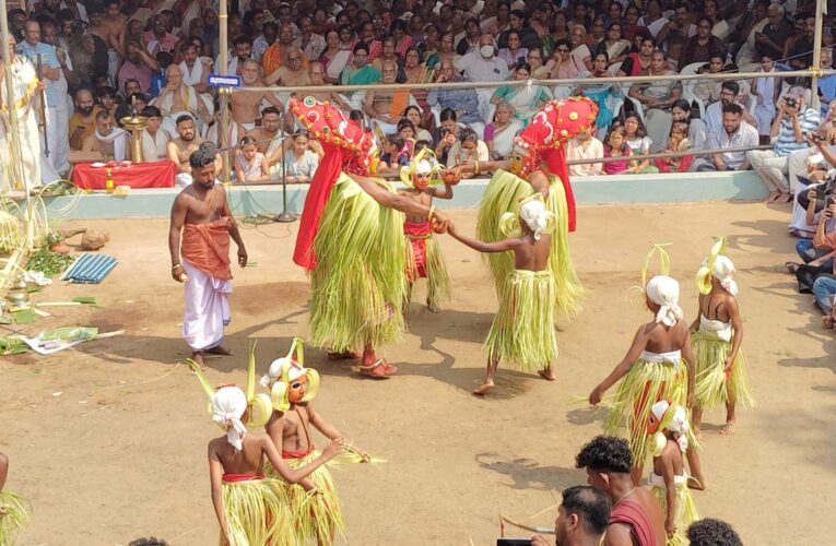 തലോറ ഇടവലത്ത്പുടയൂര്‍ ഇല്ലത്ത് മലയറാട്ട് തുടങ്ങി.