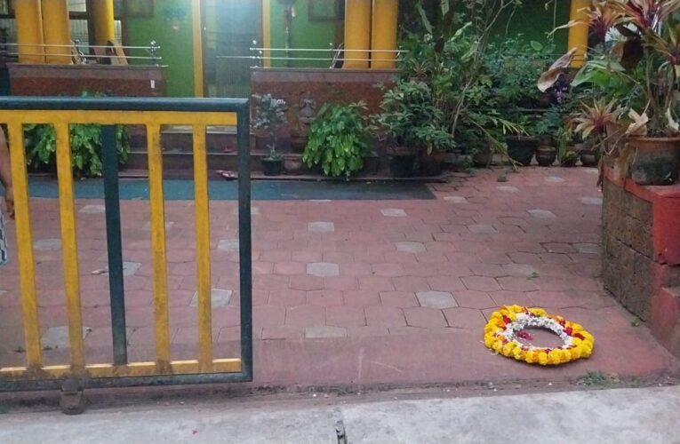 വി.എസ്.അനില്‍കുമാറിന്റെ വീടിന് മുന്നില്‍ റീത്ത് ഭീഷണി.