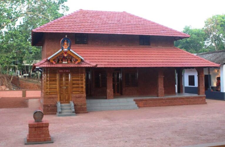 കക്കര ഭഗവതി തായിപരദേവതാ ക്ഷേത്രം നവീകരണം-പുനപ്രതിഷ്ഠ കളിയാട്ട മഹോത്സവം