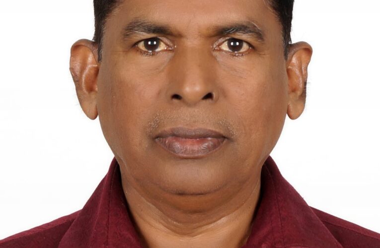 ഡോ.എം.വി.വിഷ്ണുനമ്പുതിരി സ്മാരക ഫോക്ലോര്‍ പുരസ്‌ക്കാരം തിറയാട്ടം കലാകാരന്‍ പീതാംബരന്‍ മൂര്‍ക്കനാടിന്