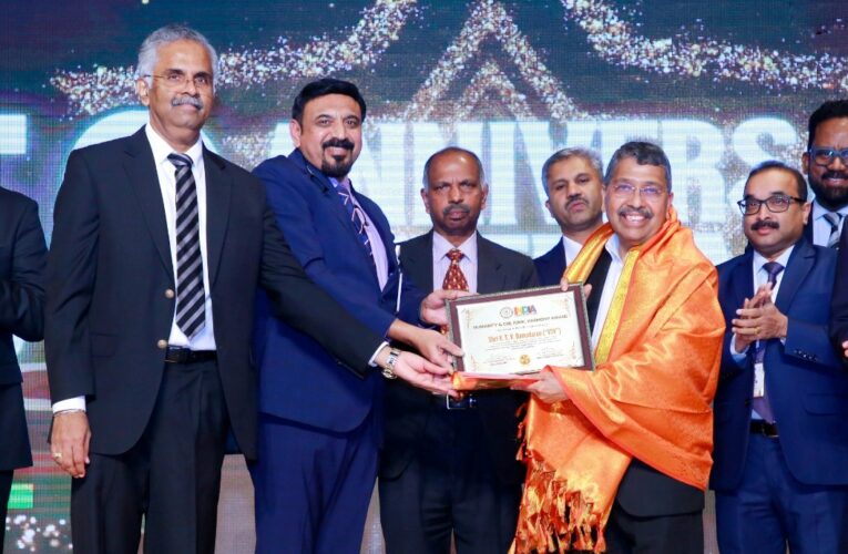 ഹ്യൂമാനിറ്റി ആന്‍ഡ് കള്‍ച്ചറല്‍ ഹാര്‍മണി അവാര്‍ഡ് വി ടി വിക്ക് സമ്മാനിച്ചു.