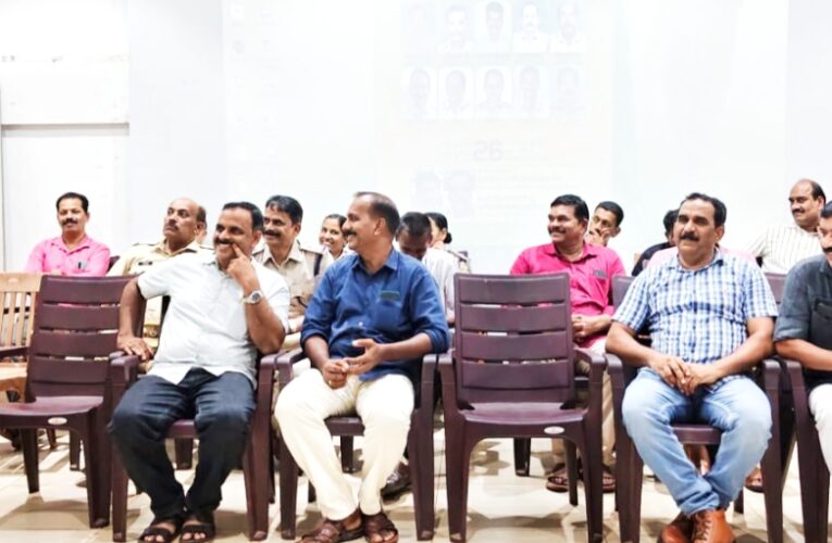 വിരമിക്കുന്ന പോലീസ് ഉദ്യോഗസ്ഥര്‍ക്ക് യാത്രയയപ്പ് നല്‍കി