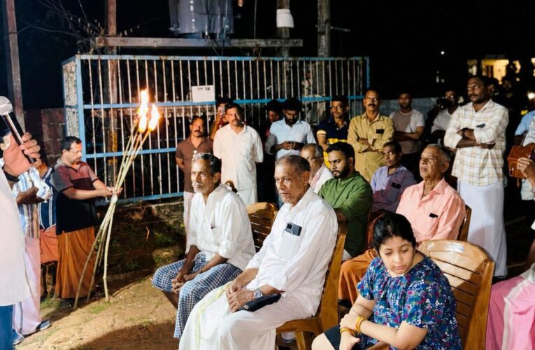 ഗാന്ധിപ്രതിമക്ക് കരിഓയില്‍ ഒഴിച്ചതില്‍ വ്യാപക പ്രതിഷേധം