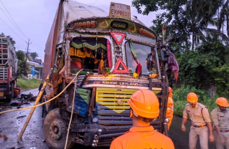 എരിപുരത്ത് കണ്ടെയ്‌നര്‍ ലോറിയും ഗ്യാസ് ലോറിയും കൂട്ടിയിടിച്ചു; കാബിനില്‍ കുടുങ്ങിയ ഡ്രൈവറെ അഗ്‌നിരക്ഷാസേന രക്ഷപ്പെടുത്തി